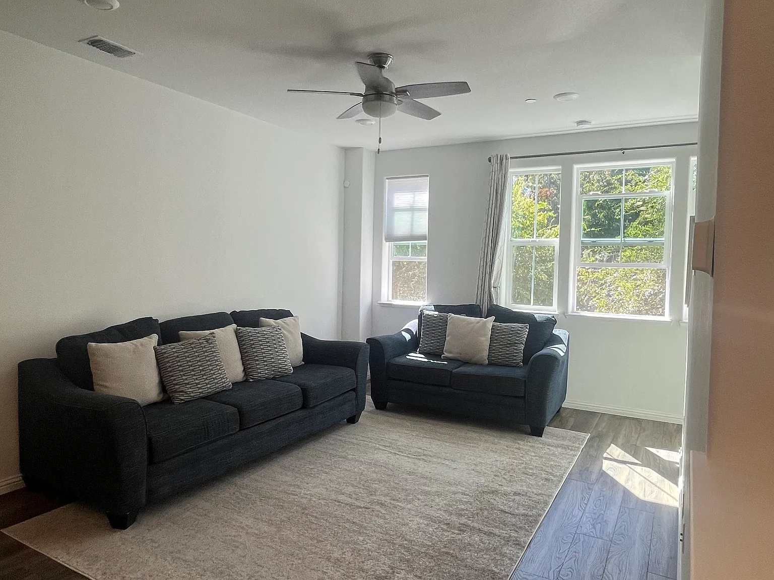 3 bed, 1652 sqft, $4,200 — Photo 3
