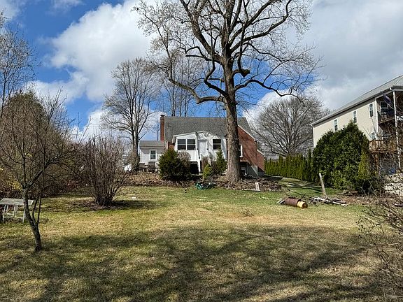 2nd image of 441 Farmington Ave