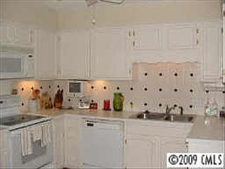 3rd image of 1323 Wandering Way Dr