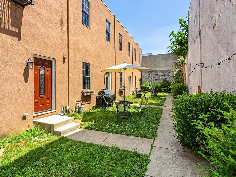 2355 E York St #A — Photo 24