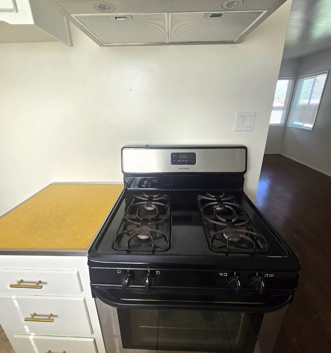 9800 San Carlos Ave — Photo 3