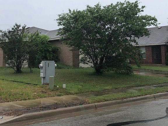 3rd image of 711 Encinita Dr