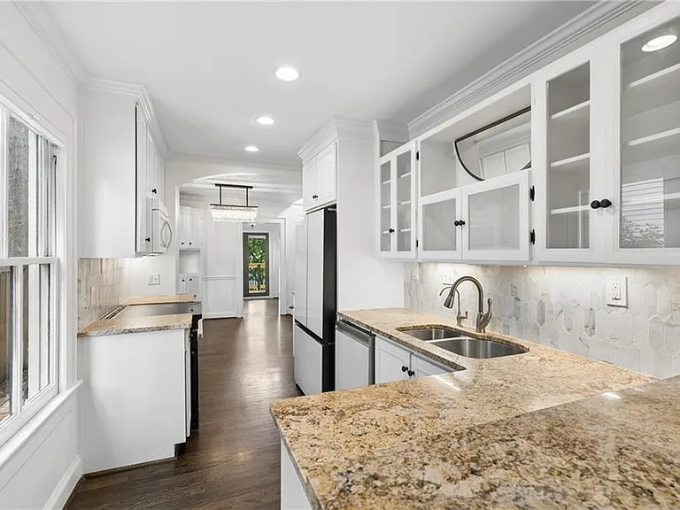 816 Virgil St NE — Photo 13