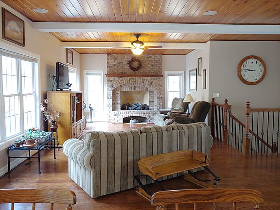 5th image of 408 Peaceful Creek Dr