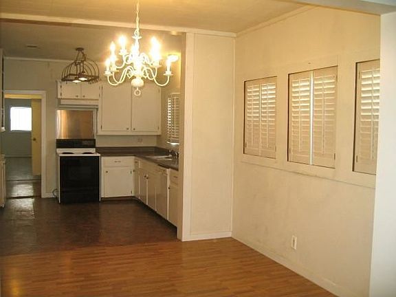 5th image of 807 W White Ave