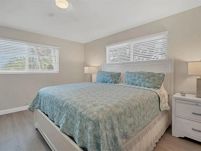 6006 Midnight Pass Rd #36 — Photo 16