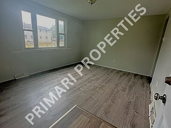 2nd image of 437 Midland Ave APT 5