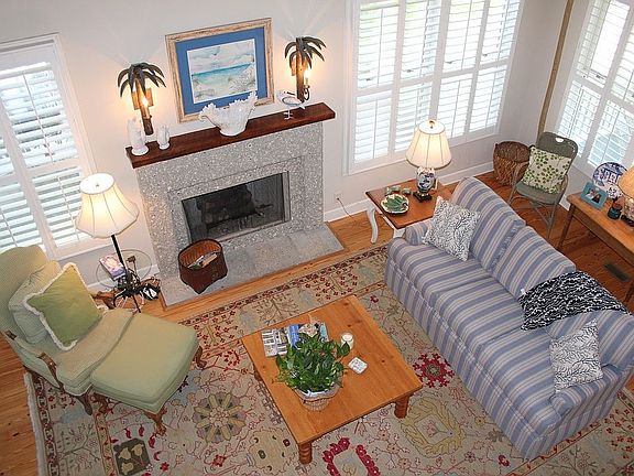 5th image of 16 Live Oak Pl