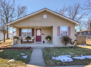 712 W Austin St, Webb City, MO 64870