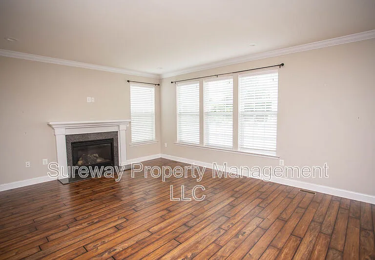 1 Tweentown Close — Photo 8