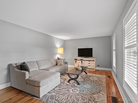 4th image of 905 Fox Chase Cir