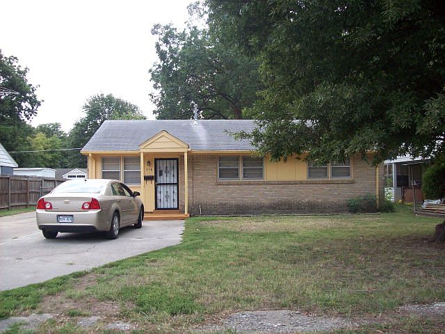 2nd image of 516 Arlington Dr