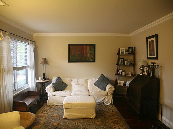 2nd image of 1642 Westwind Way Court Yard #Court