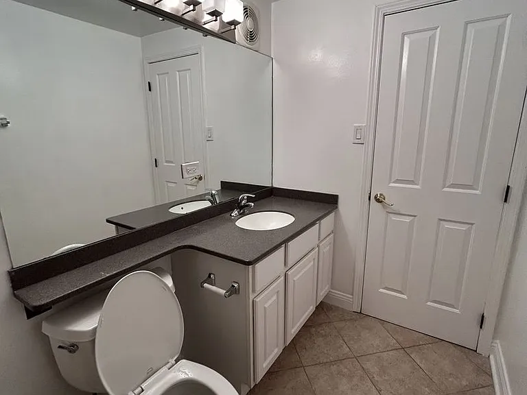 4180 Marine Terrace Apartments — Photo 175
