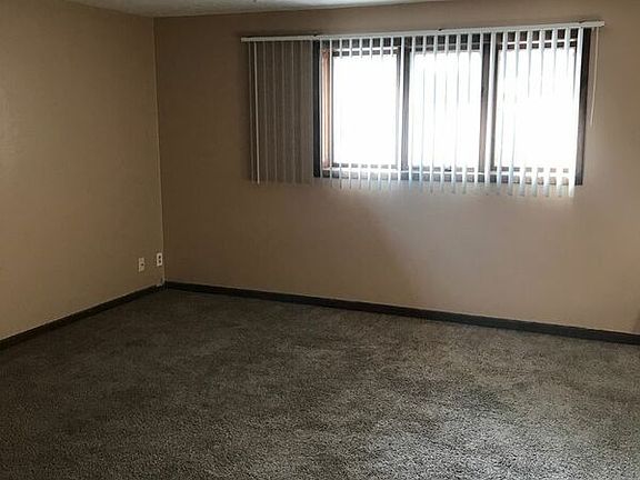 3rd image of 440 Moffitt St
