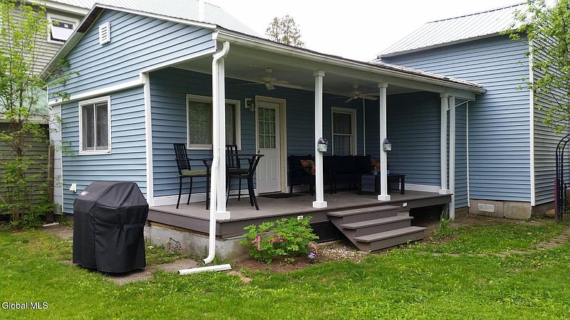 3rd image of 17 Oak Street
