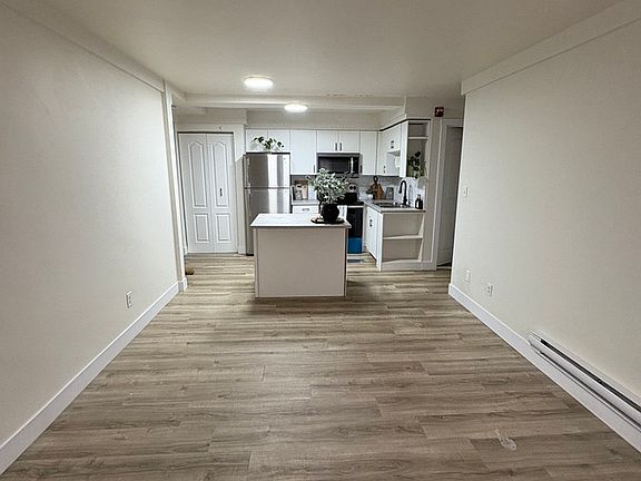 3rd image of 915 Campbell Ave #204