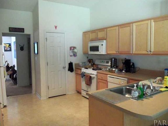 2nd image of 4694 Thousand Oaks Blvd