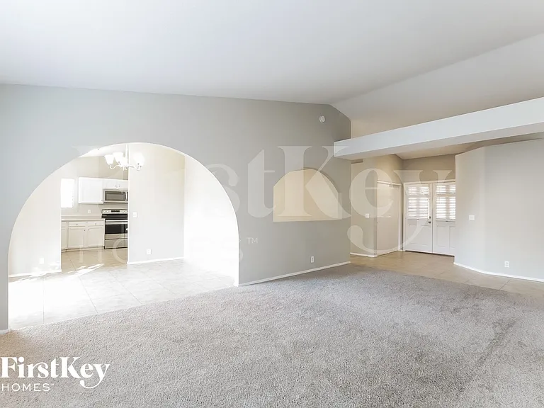 7371 W Colter St — Photo 5