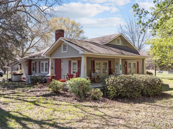 3077 Christian Light Rd, Fuquay Varina, NC 27526