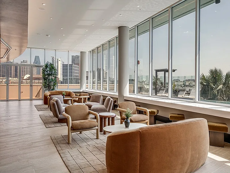 1400 HiLine Resident Lounge