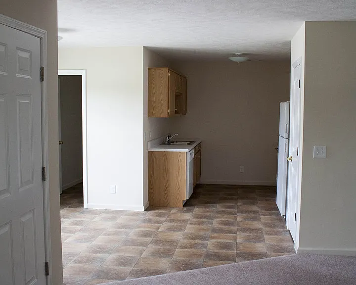 755 Kinniard Rd — Photo 3