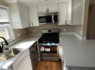 50 Rhodes Cir #2, Hingham, MA 02043