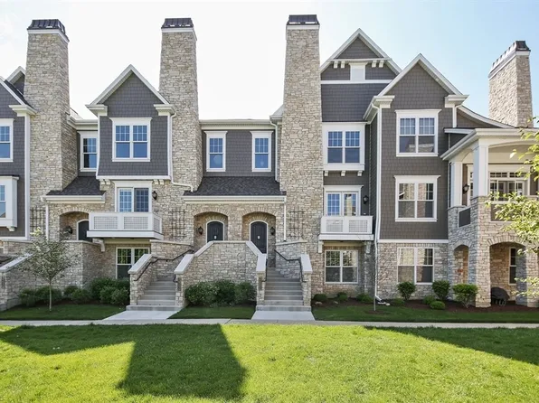 110 W Kennedy Ln, Hinsdale, IL 60521