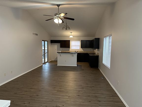 4th image of 1052 E Karla Ct #1