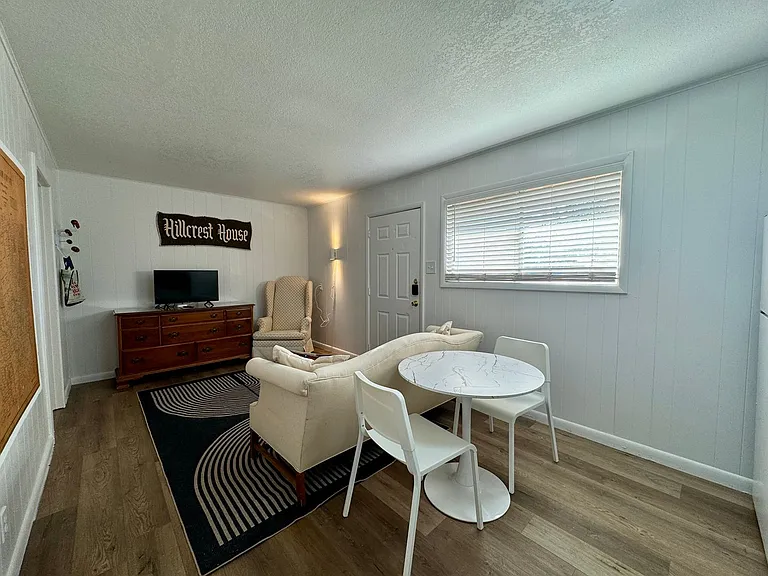 2401 Church St #1 — Photo 14