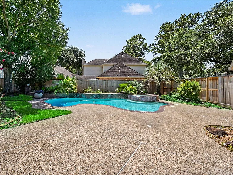 507 Commodore Way — Photo 41