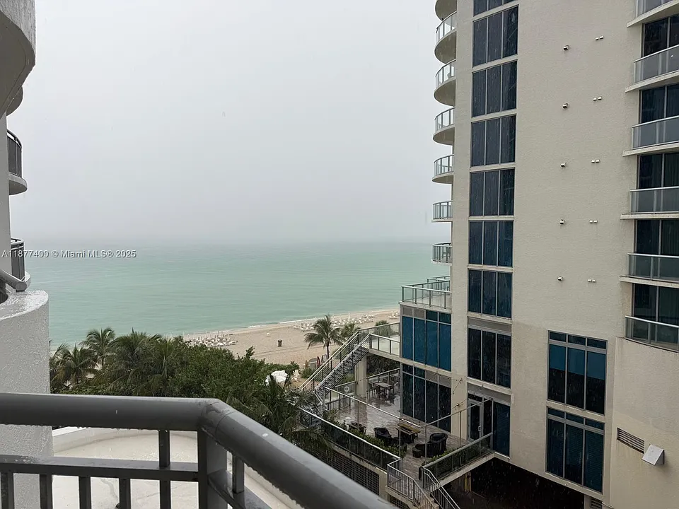 17375 Collins Ave #804
