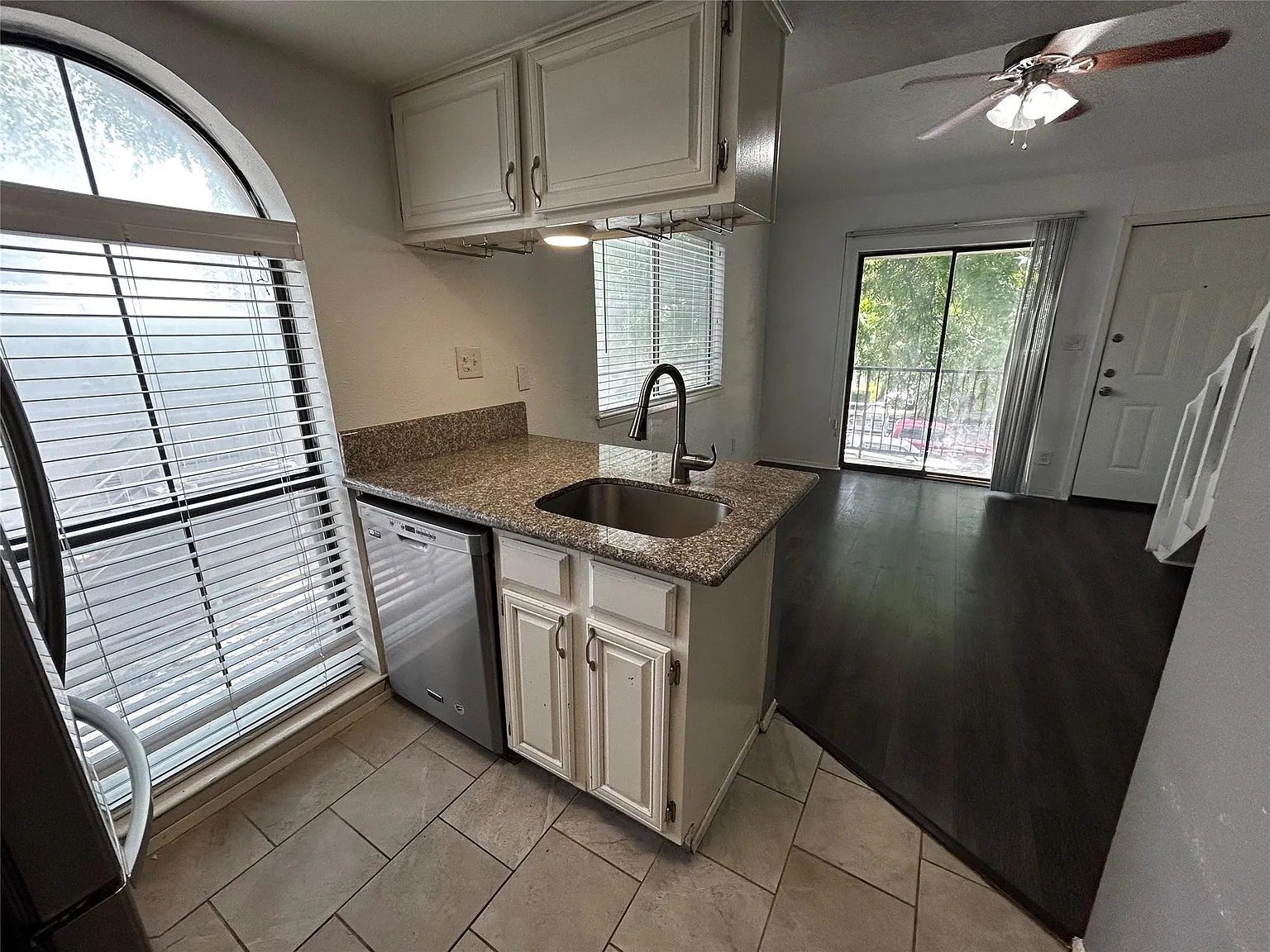 2 bed, 2.0 bath, 850 sqft, $1,795 — Photo 1