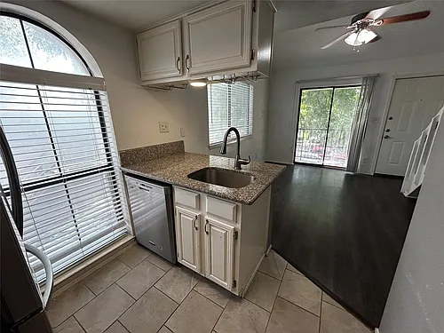 708 Graham Pl #208 Photo 1