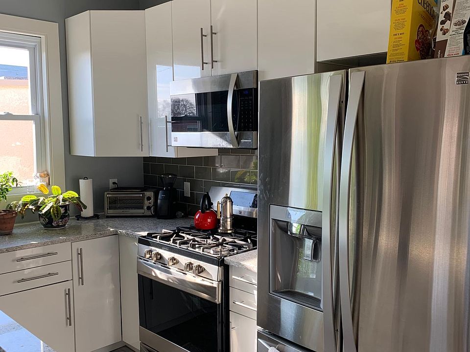 1st image of 3745 Harriet Ave APT 204