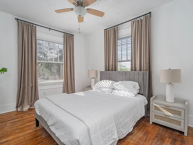 1101 Lancaster St — Photo 13