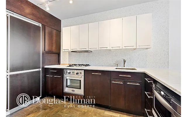 Rented by Douglas Elliman | media 16