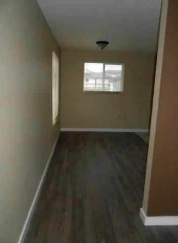 410 SW Fall St — Photo 43
