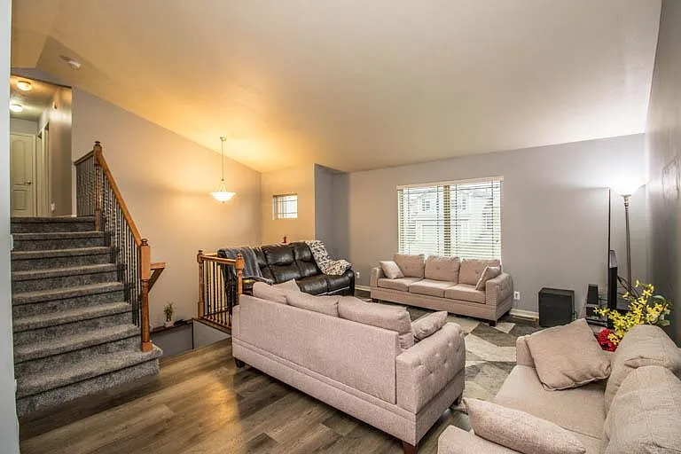 3 bed, 1858 sqft, $2,200 — Photo 4