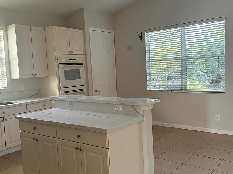 2264 SW Newport Isles Blvd — Photo 7