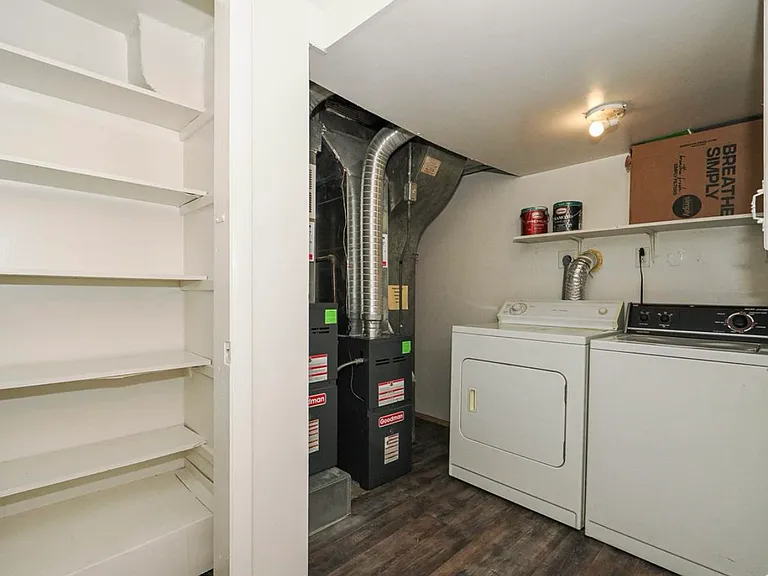 2513 S Park St — Photo 13