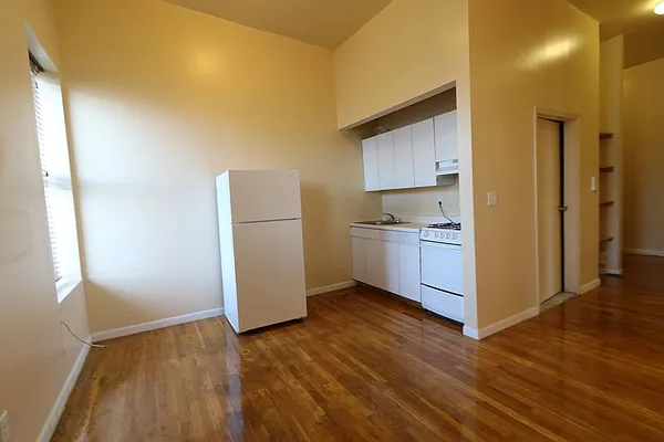 Rented by Alma Realty Corp. | media 3