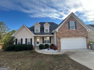 207 N Pointe Dr, Lagrange, GA 30241