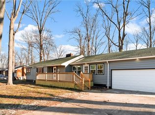 2565 Glenmore Dr, Westlake, OH 44145