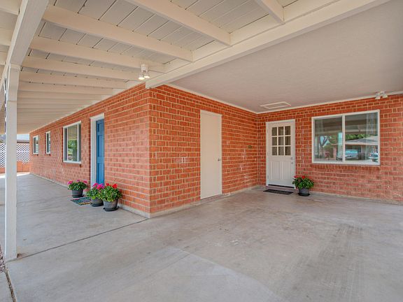 PRIME SCOTTSDALE LOCATION!