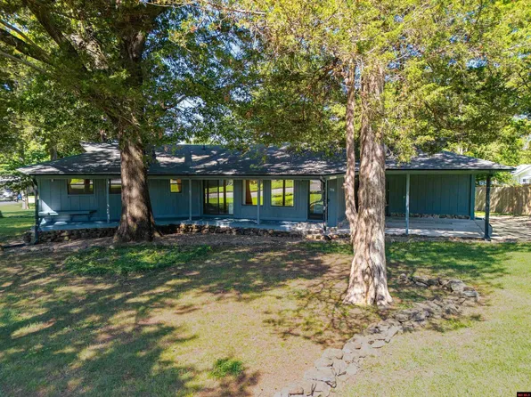 208 S Kingswood Dr, Mountain Home, AR 72653