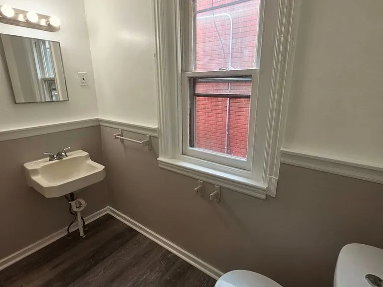 924 W Washington St — Photo 8