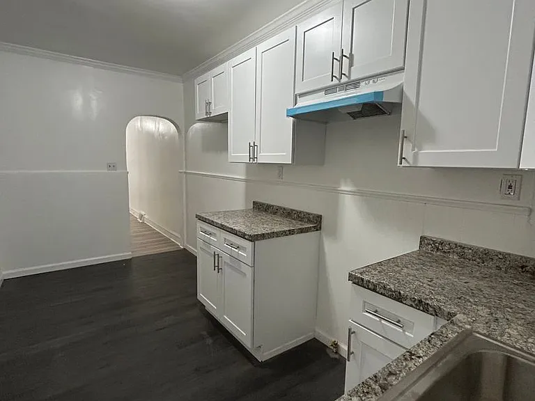 739 Beatty St — Photo 6