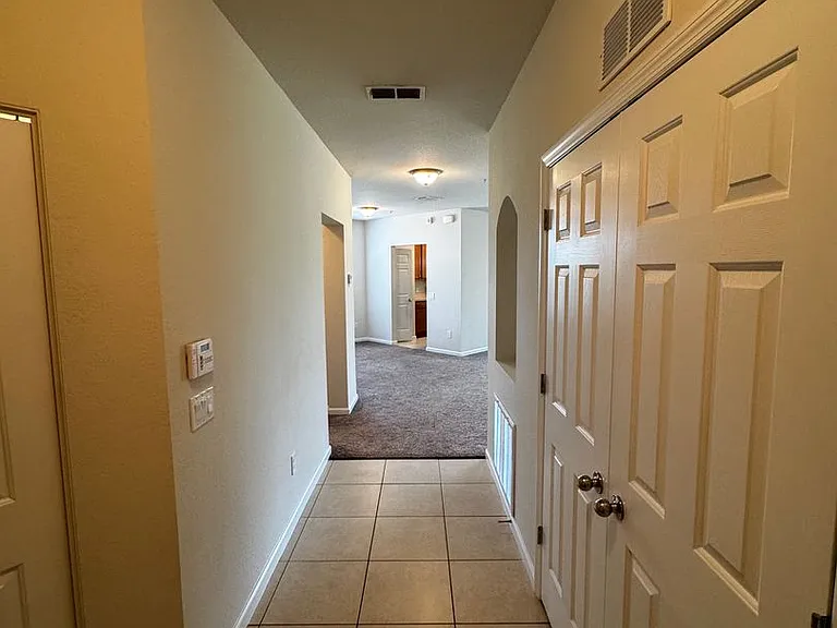 4401 SW 52nd Cir #101 — Photo 3