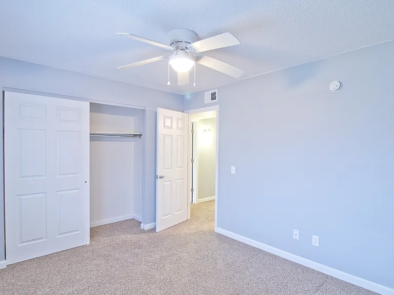 1124 University Dr — Photo 9